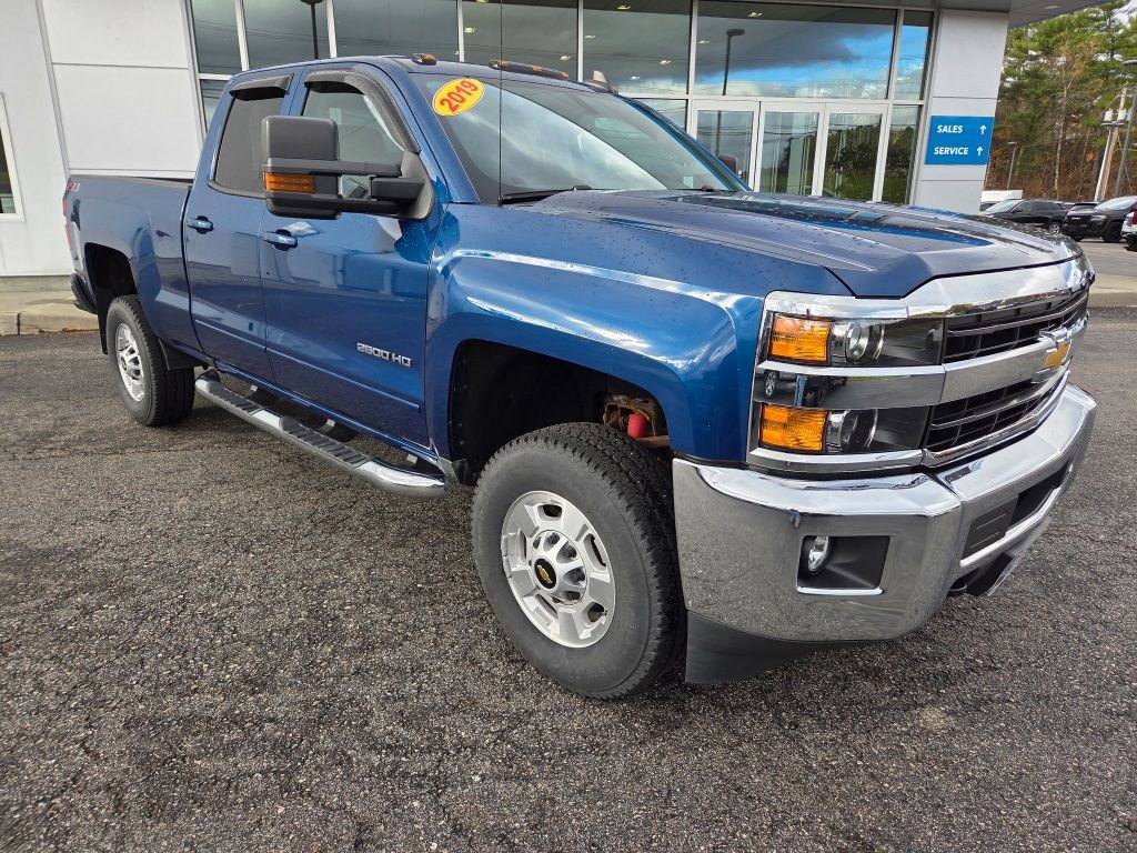 2019 Chevrolet Silverado 2500HD LT photo 3