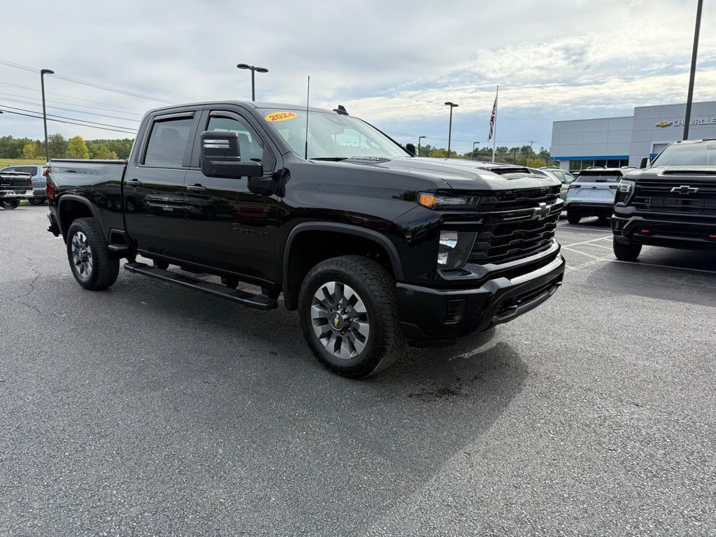 2024 Chevrolet Silverado 2500HD Custom photo 3