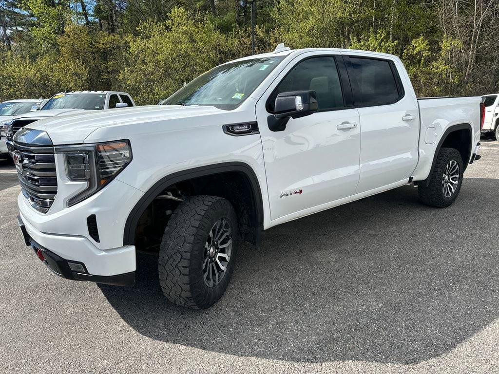 2022 GMC Sierra 4WD Crew Cab Short Box AT4's photo