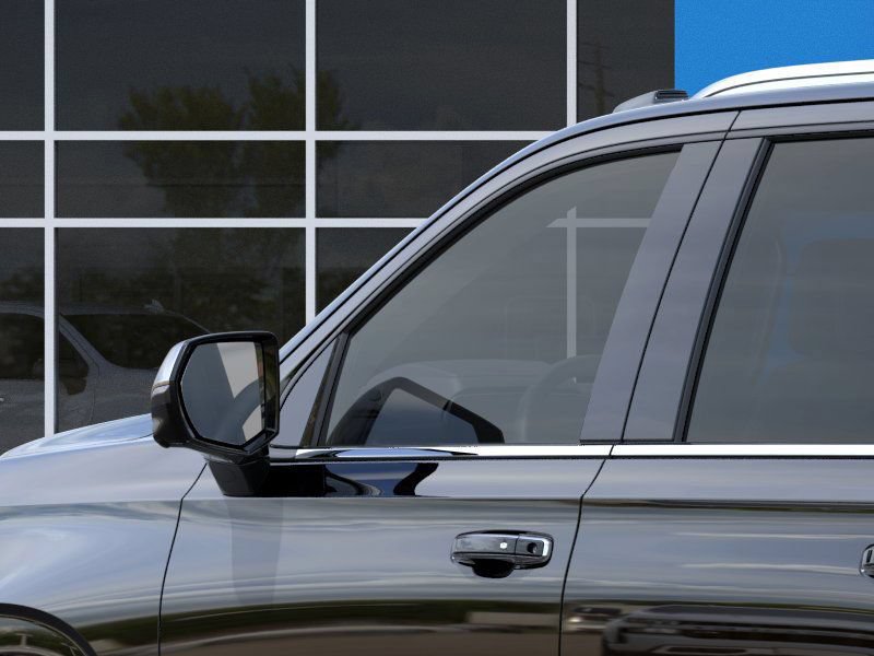 2025 Chevrolet Suburban Premier - Photo 12