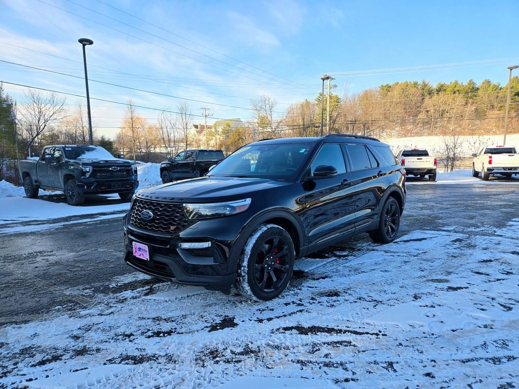 2023 Ford Explorer ST's photo