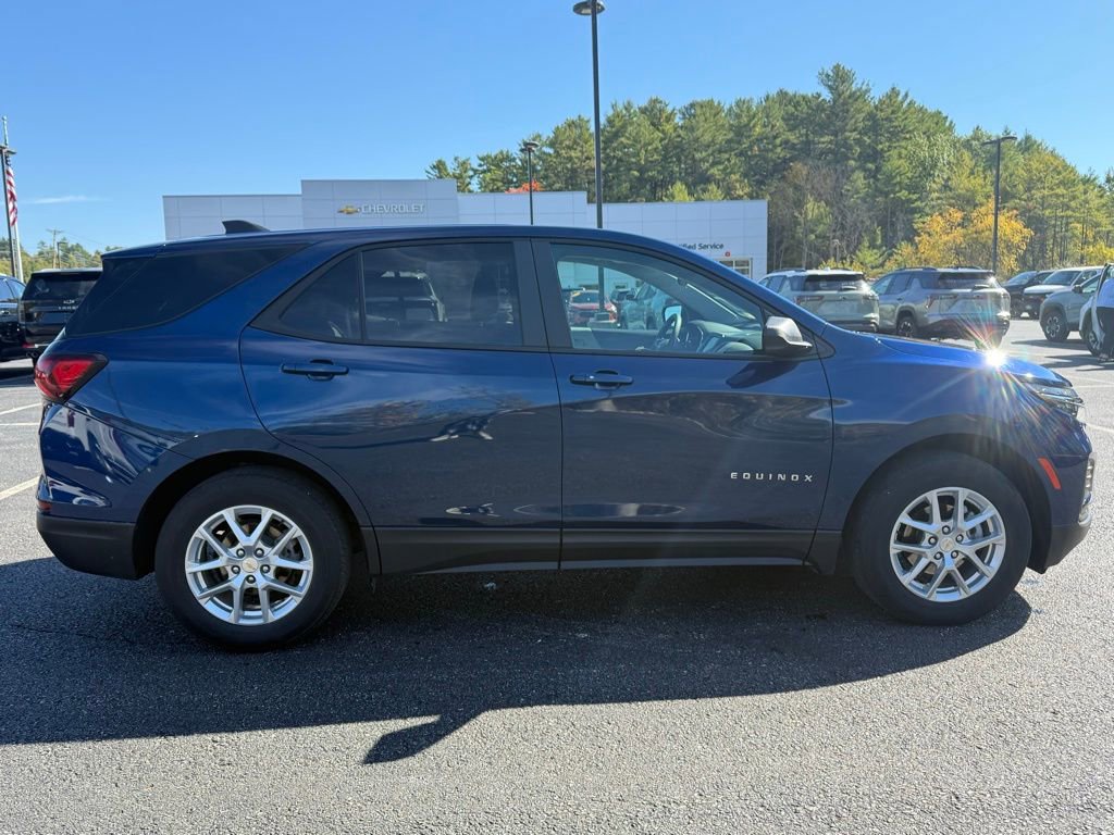 2022 Chevrolet Equinox LS photo 4