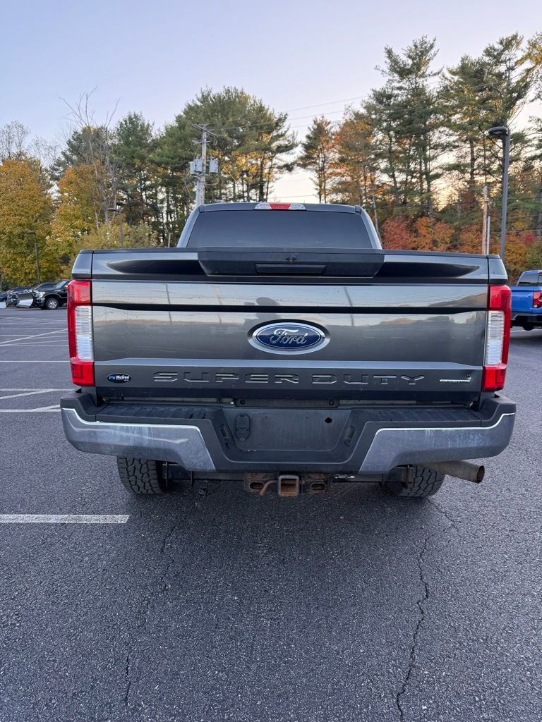 2017 Ford F-250 Lariat photo 3