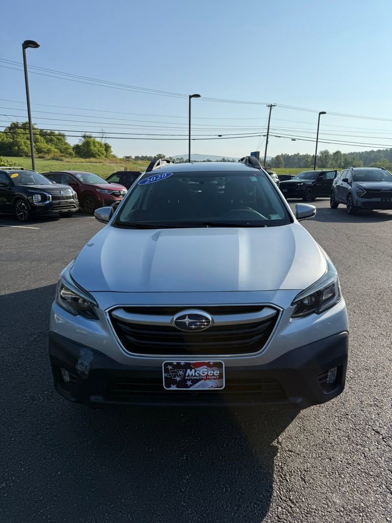 2020 Subaru Outback Premium photo 2