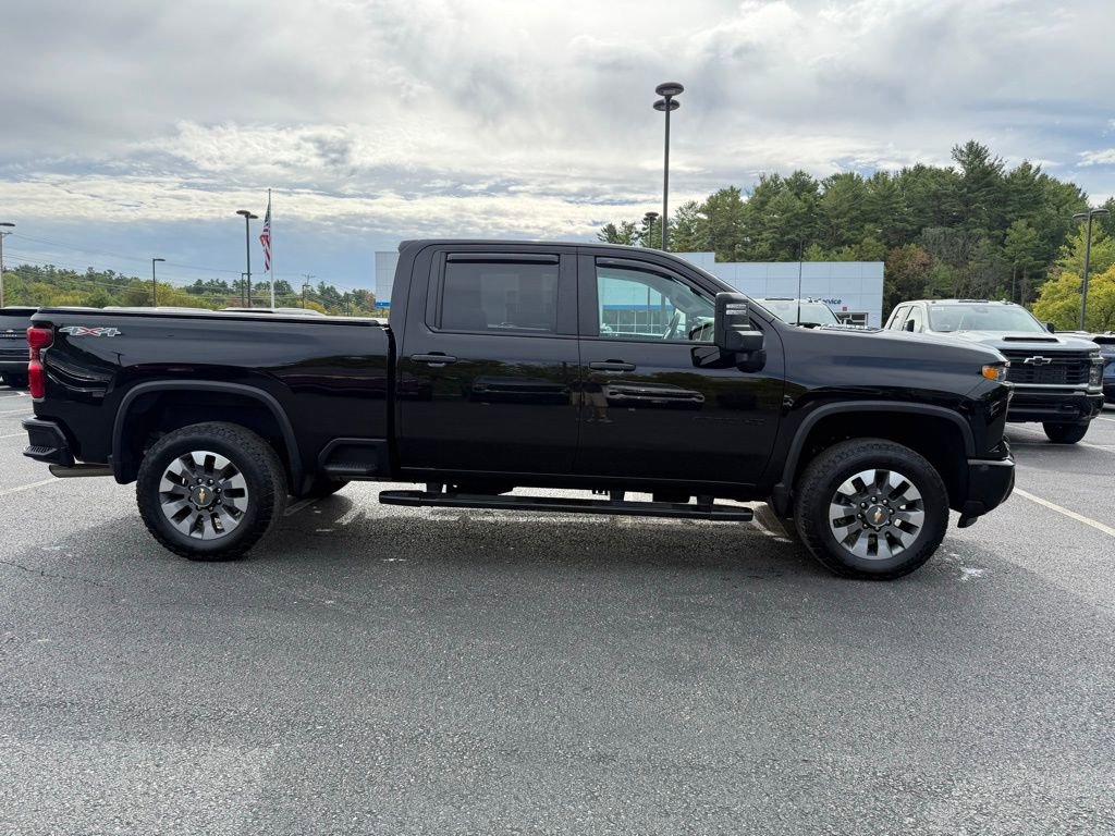 2024 Chevrolet Silverado 2500HD Custom photo 4
