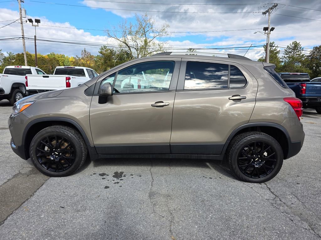 2022 Chevrolet Trax LT photo 3
