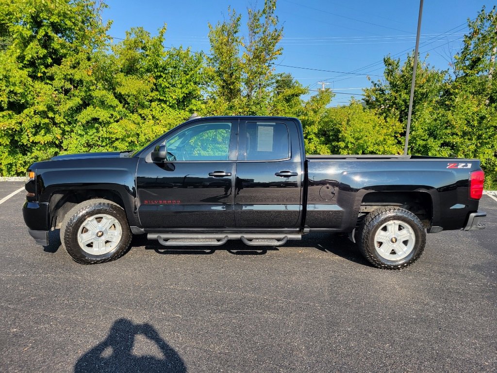 Used 2018 Chevrolet Silverado 1500 LT Z71 with VIN 1GCVKREC9JZ297886 for sale in Middlebury, VT