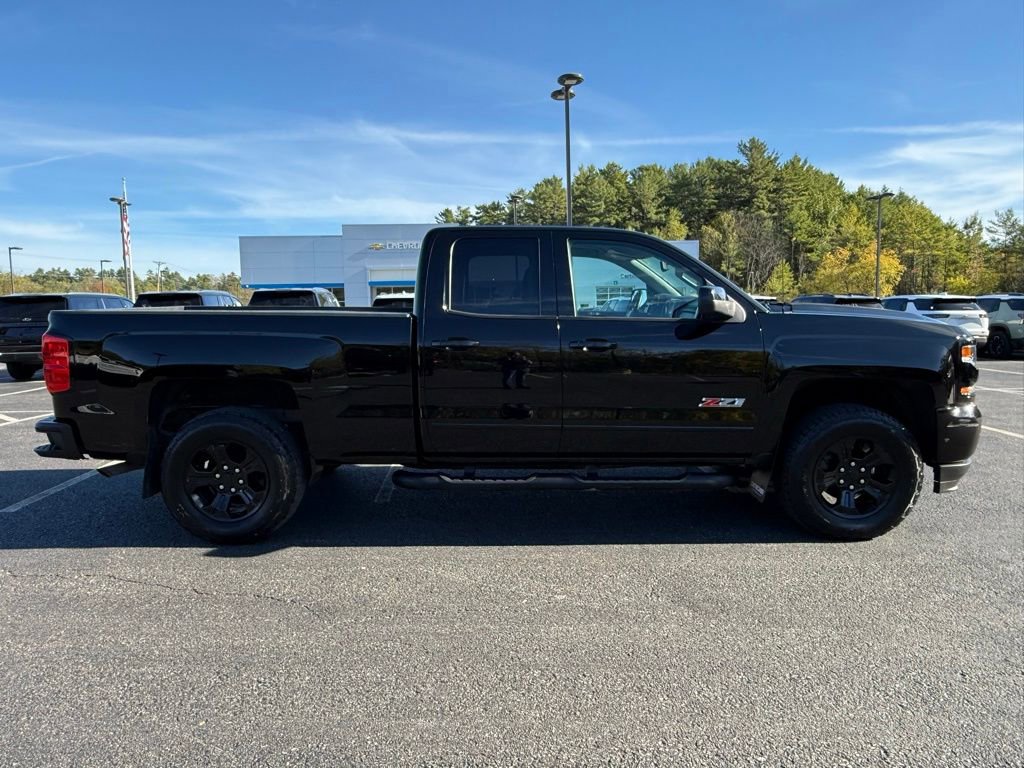 2019 Chevrolet Silverado LT photo 4