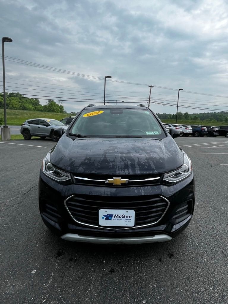 Used 2022 Chevrolet Trax LT with VIN KL7CJPSM4NB508290 for sale in Middlebury, VT
