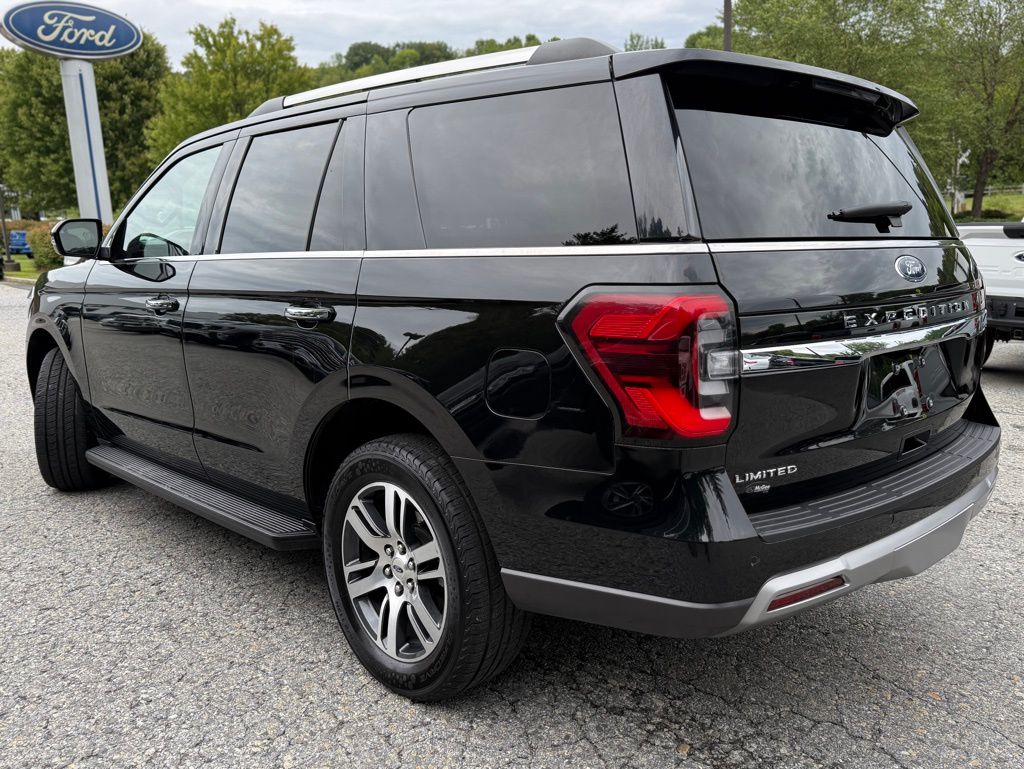 2024 Ford Expedition Limited photo 2