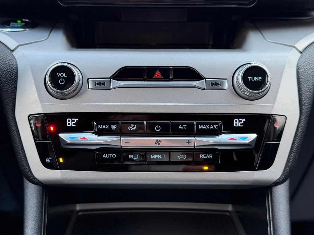 2021 Ford Explorer XLT - Photo 11