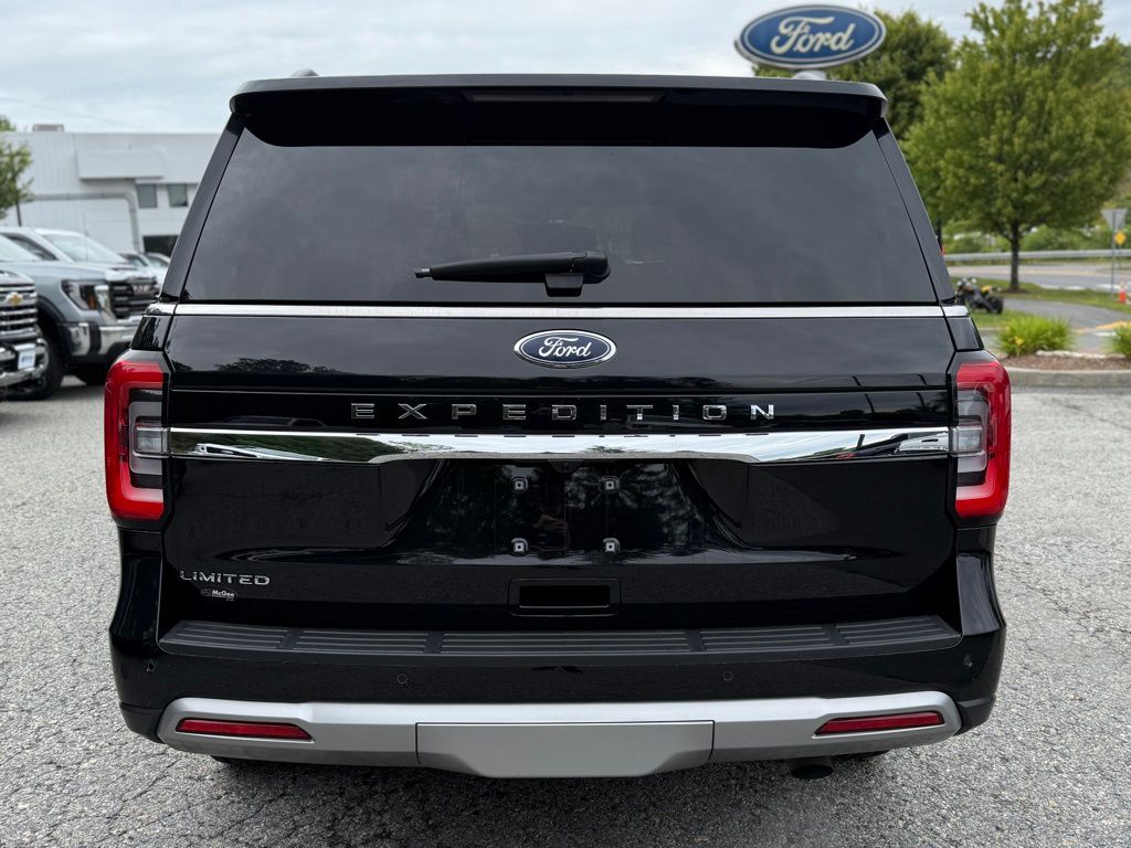 2024 Ford Expedition Limited photo 3