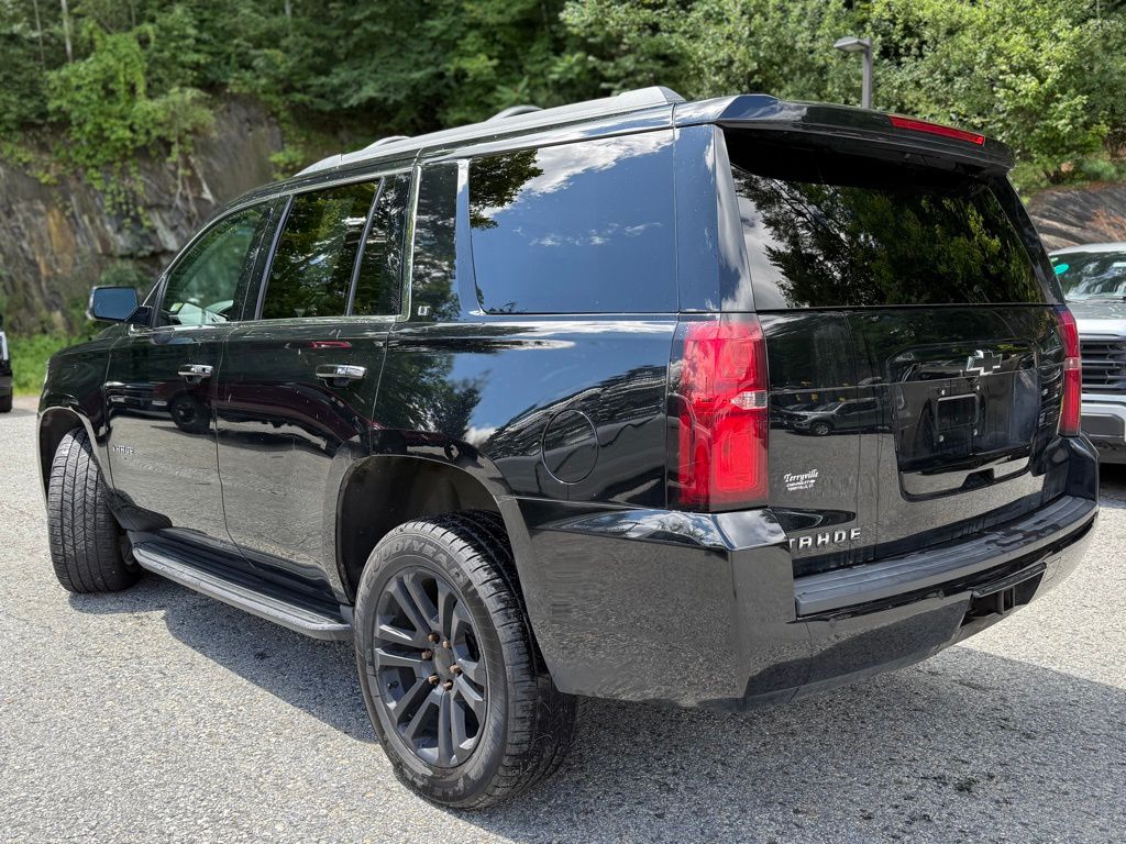 2017 Chevrolet Tahoe LT photo 3
