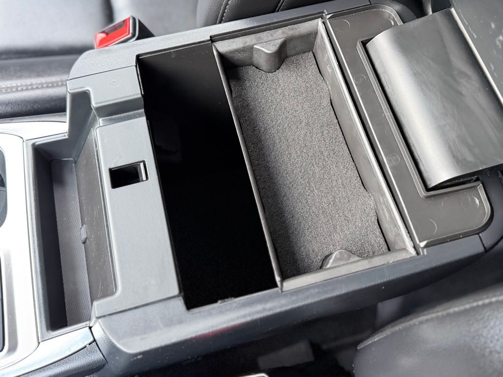 2021 Ford Explorer XLT - Photo 17