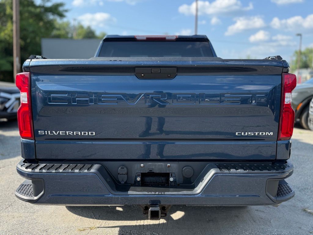 2019 Chevrolet Silverado 1500 Custom photo 4