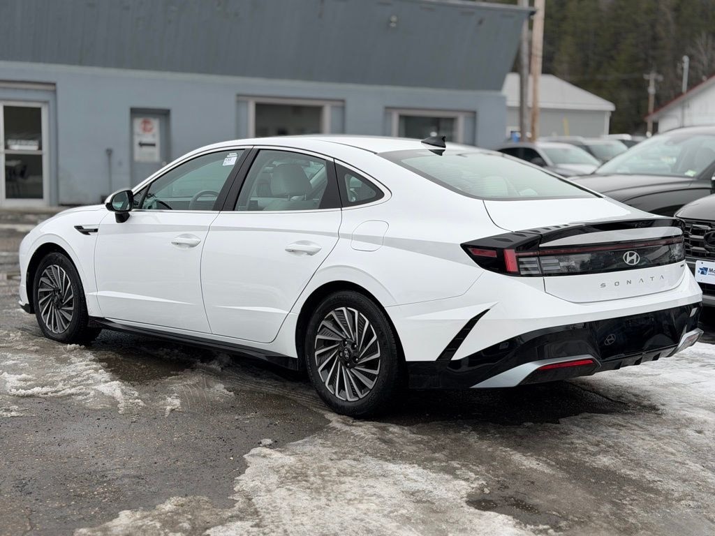 Used 2024 Hyundai Sonata Hybrid SEL Sedan