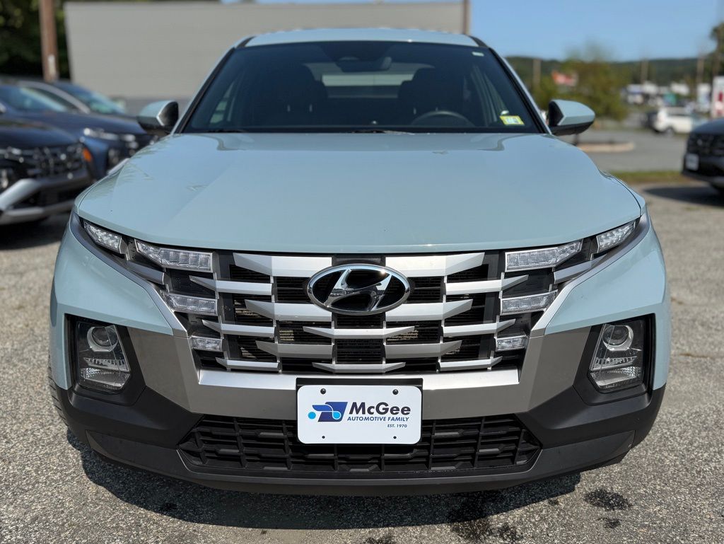2022 Hyundai Santa Cruz SE photo 2