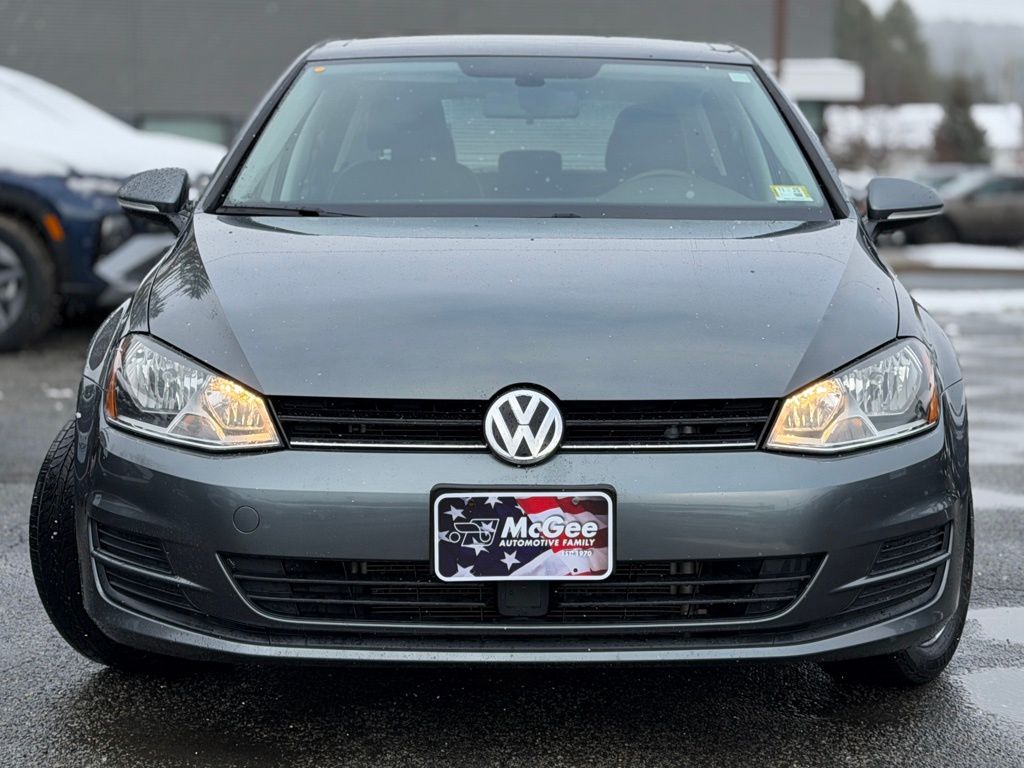 2017 Volkswagen Golf TSI Wolfsburg Edition photo 2