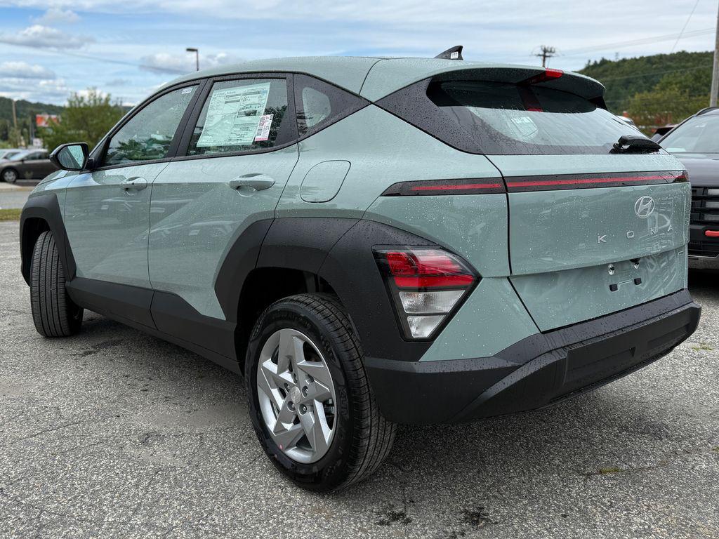 2026 Hyundai Kona SE photo 3