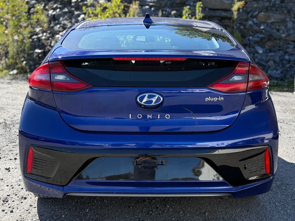2019 Hyundai Ioniq Plug-In Hybrid photo 2