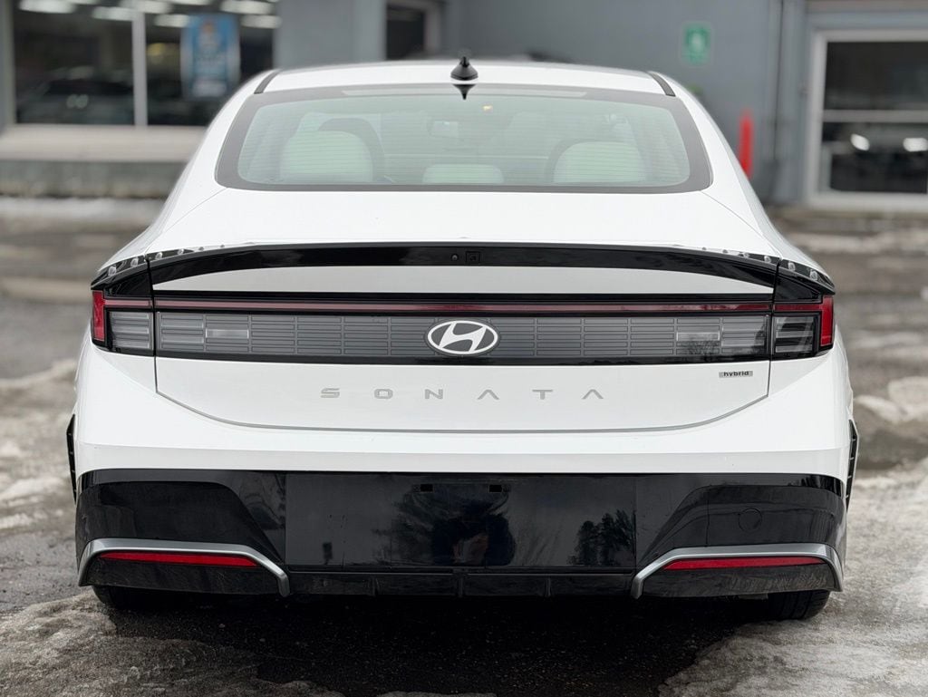 Used 2024 Hyundai Sonata Hybrid SEL Sedan