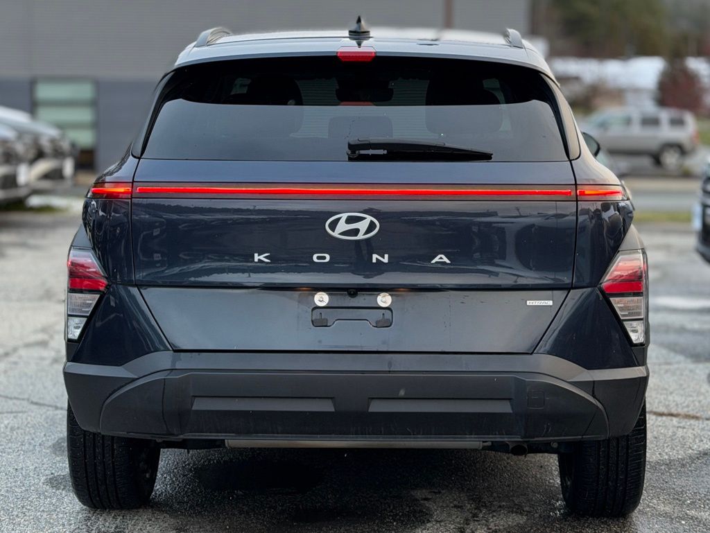 2024 Hyundai Kona SEL photo 4