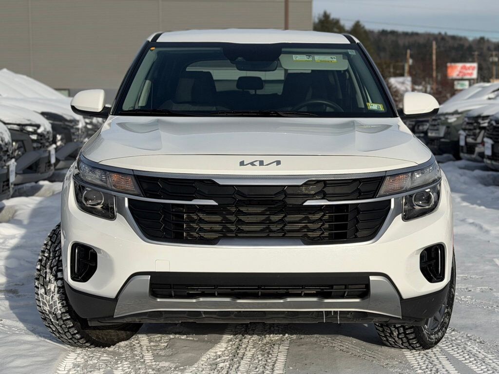 Used 2025 Kia Seltos LX SUV