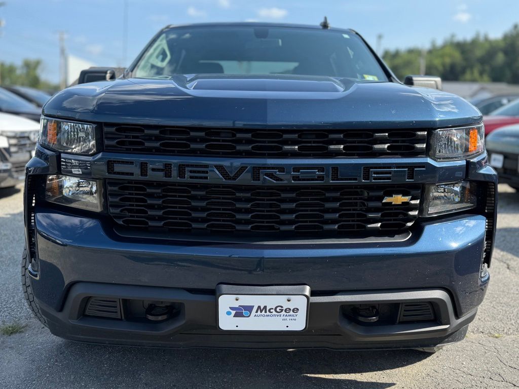 2019 Chevrolet Silverado 1500 Custom photo 3