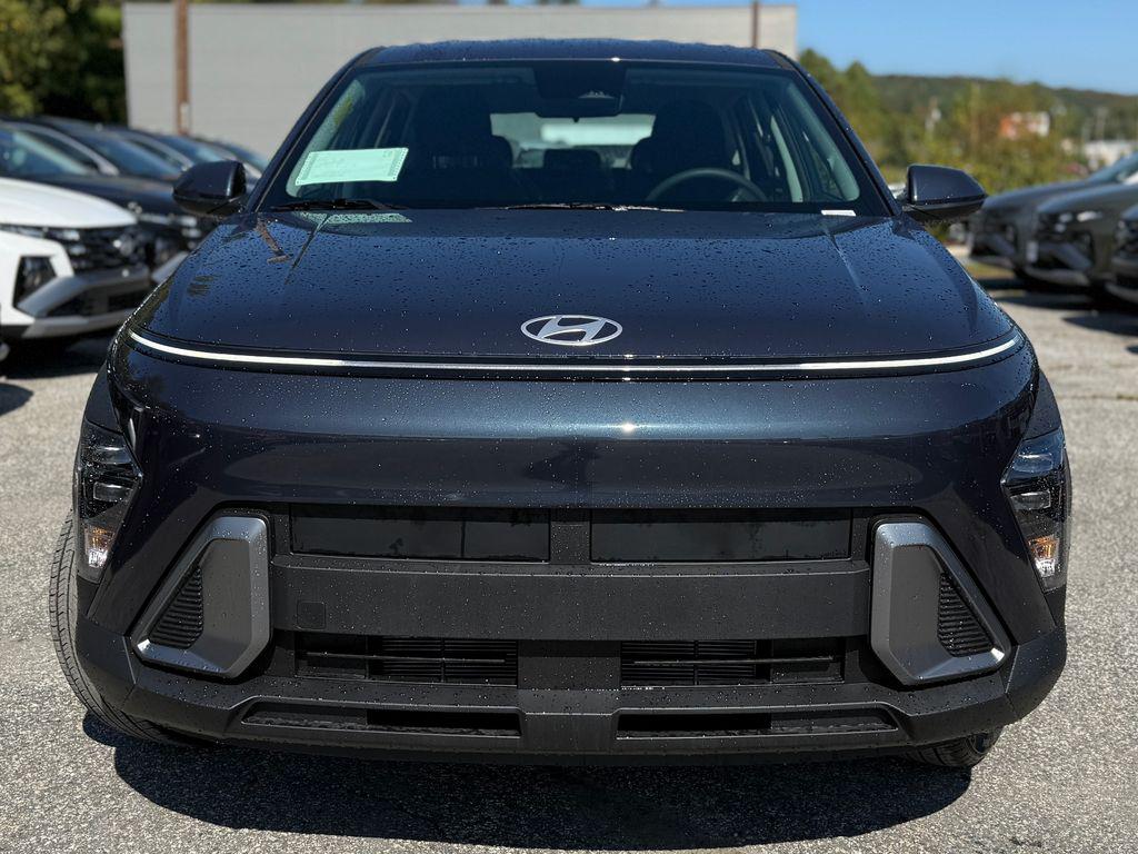 2026 Hyundai Kona SE photo 2