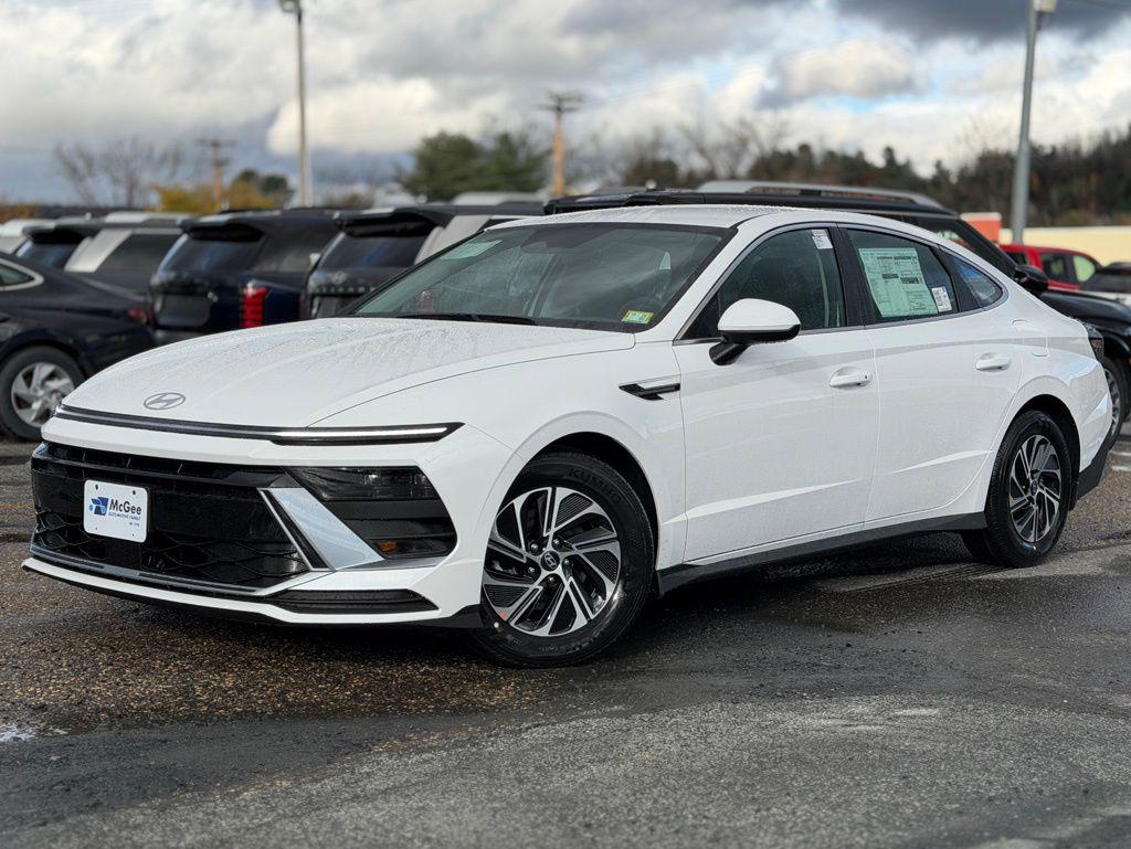 2026 Hyundai Sonata Hybrid Sedan 