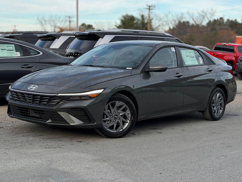 2026 Hyundai Elantra Blue's photo