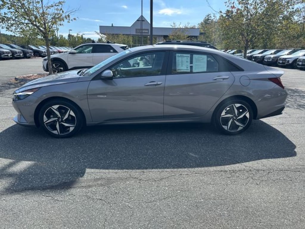 Used 2023 Hyundai Elantra SEL Sedan
