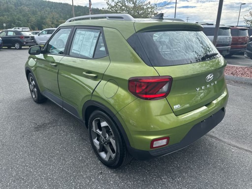 Used 2022 Hyundai Venue SEL SUV