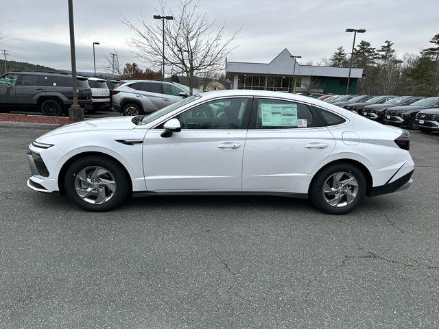 2026 Hyundai Sonata SE photo 2