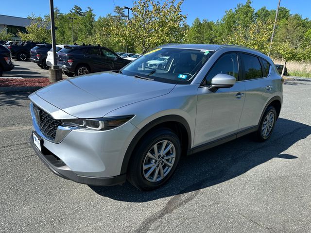 2022 Mazda CX-5 S Preferred package Auto AWD's photo