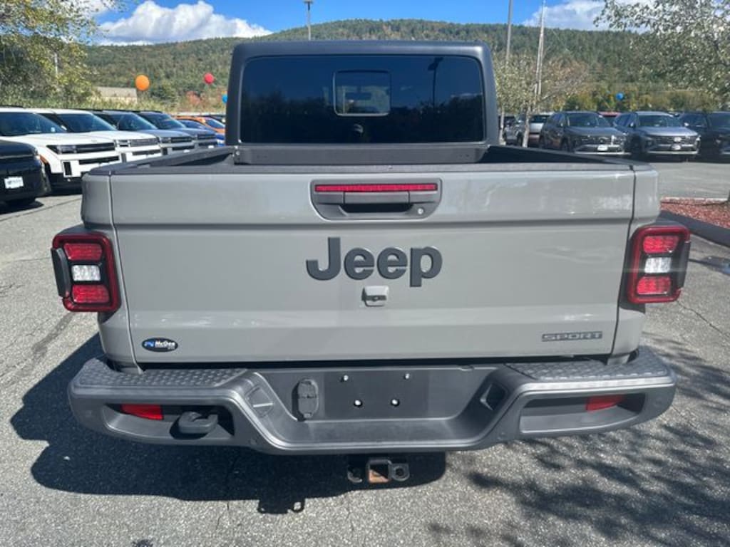 Used 2021 Jeep Gladiator Sport Truck Crew Cab