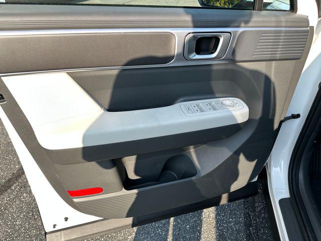 2026 Hyundai Santa Fe SE - Photo 10