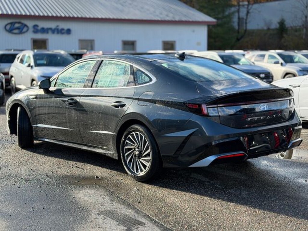 New 2025 Hyundai Sonata Hybrid Limited Sedan