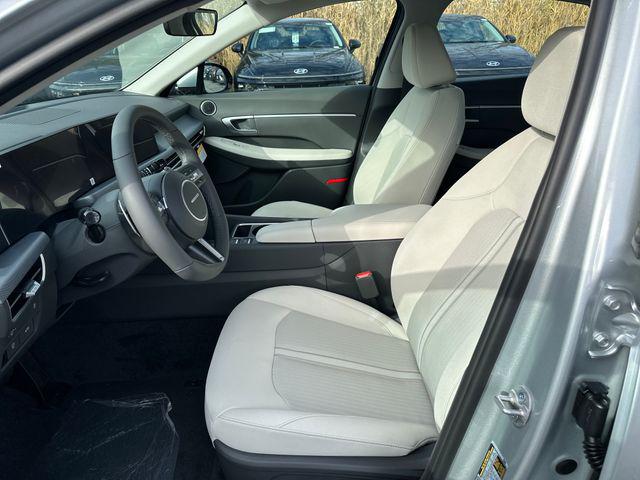 2026 Hyundai Sonata SEL - Photo 9