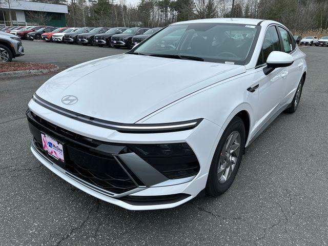 2026 Hyundai Sonata SE's photo