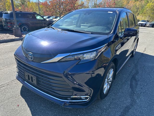 2024 Toyota Sienna Van Passenger Van  2024 Toyota Sienna Van Passenger Van