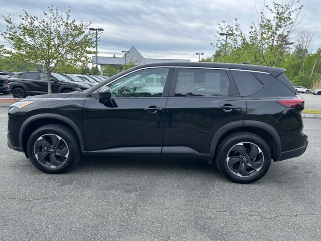 Used 2024 Nissan Rogue SV SUV