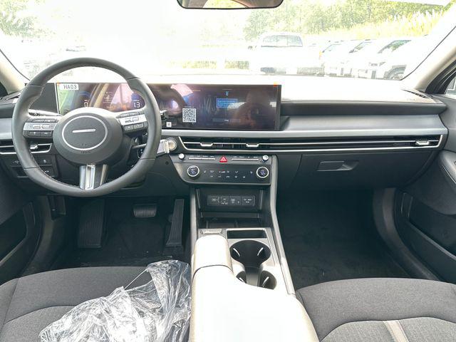 2025 Hyundai Sonata Hybrid SEL - Photo 12
