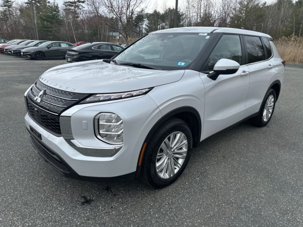 Used 2024 Mitsubishi Outlander ES SUV