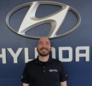 Staff member Roland Y from ID_50184c