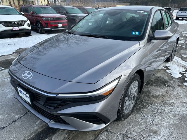 2025 Hyundai Elantra Blue's photo