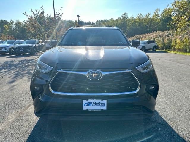 Used 2022 Toyota Highlander Limited with VIN 5TDXBRCH9NS538831 for sale in Lebanon, NH