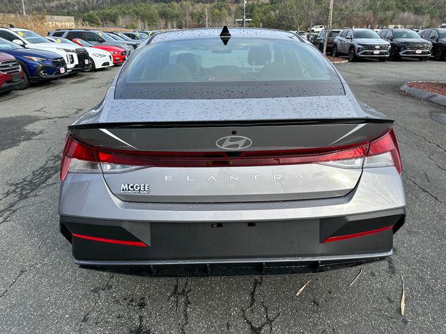 2026 Hyundai Elantra SEL Sport photo 4