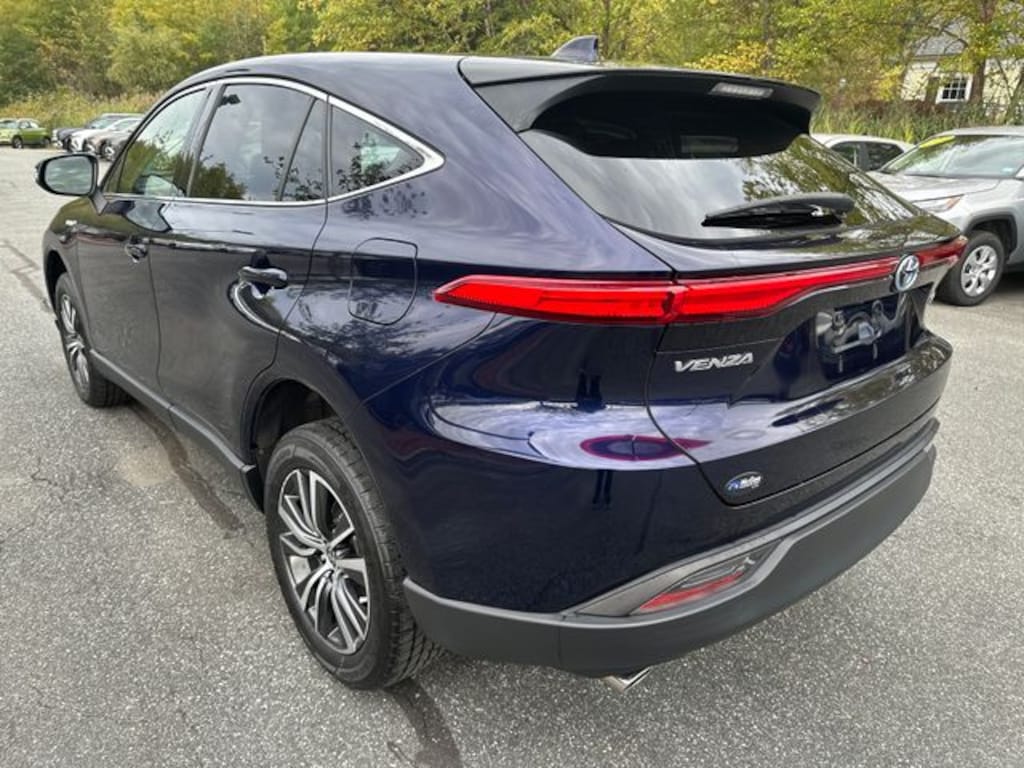 Used 2021 Toyota Venza LE SUV