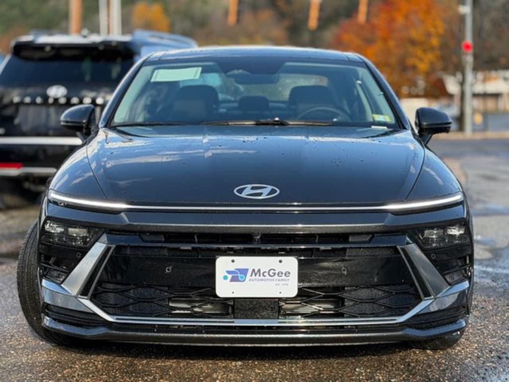 New 2025 Hyundai Sonata Hybrid Limited Sedan